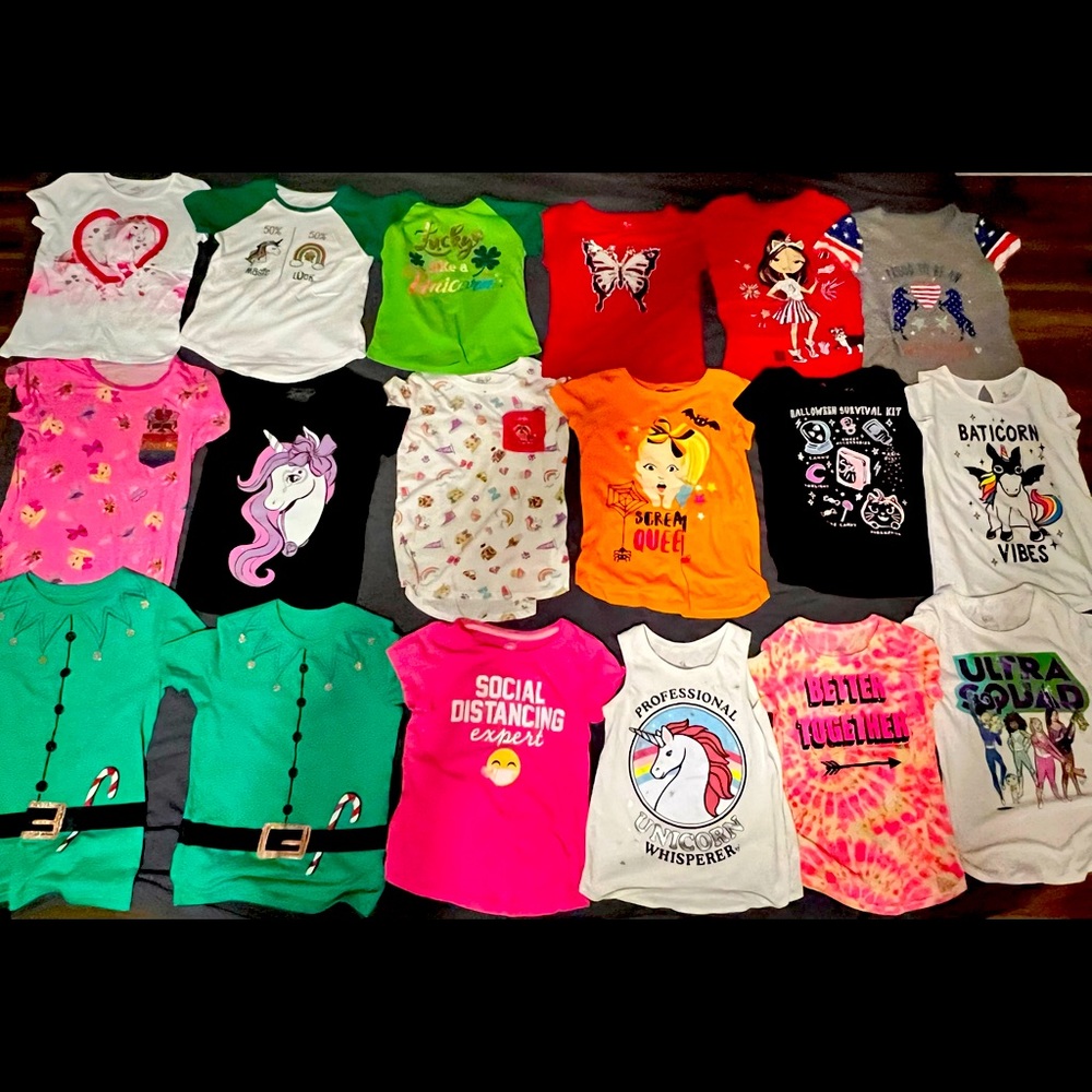 Girls multiple  bundle of graphic tees & holiday tees sizes below no holes/rips
